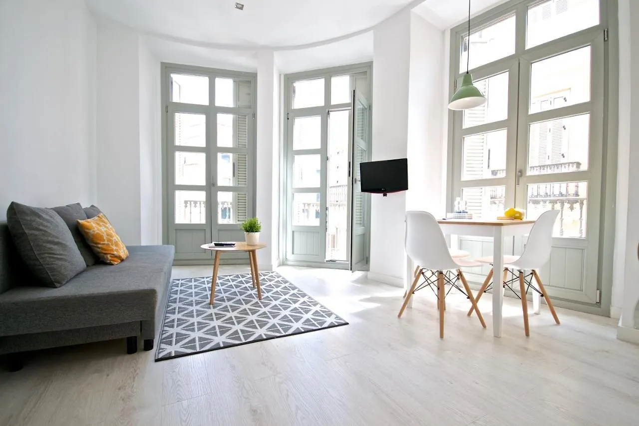 Malagaurbanrooms - Scenic Flats location