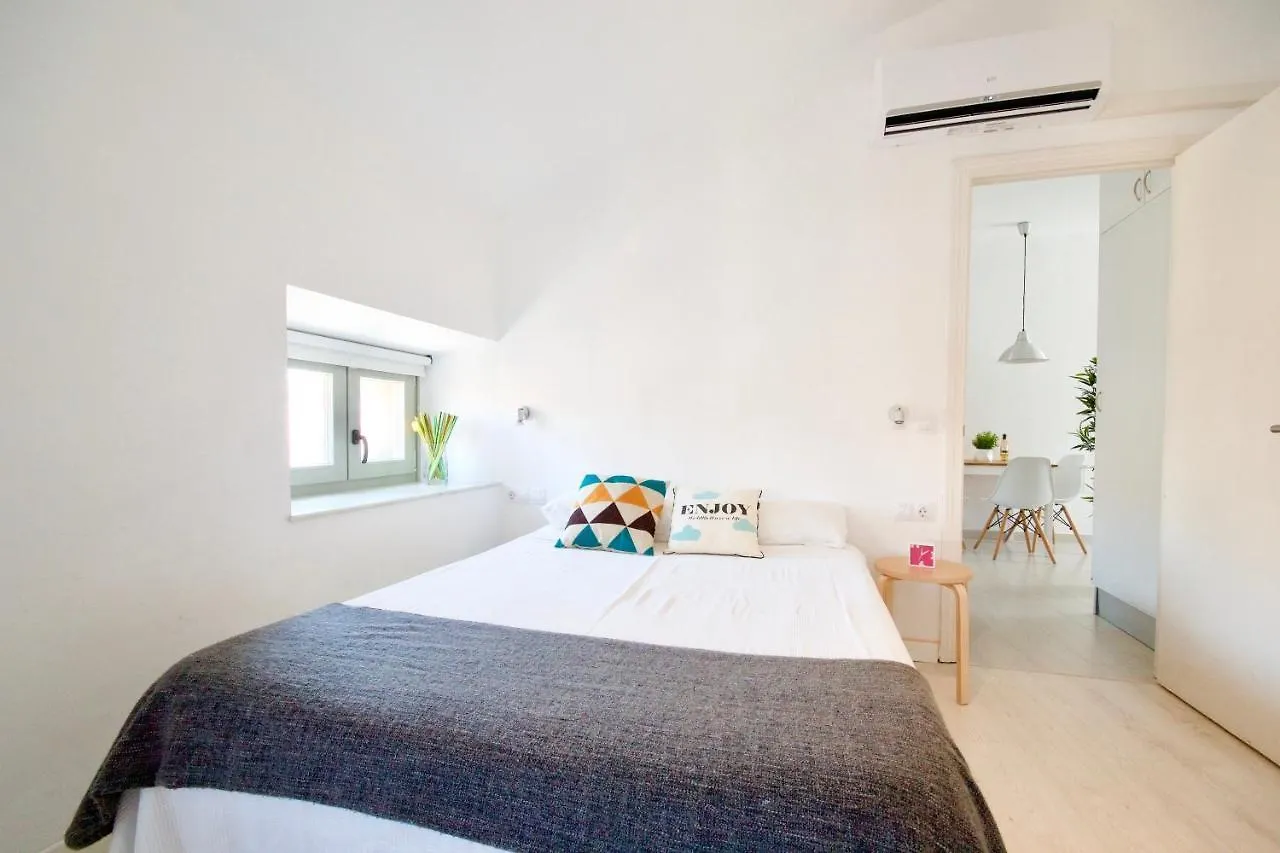 Malagaurbanrooms - Scenic Flats Apartment